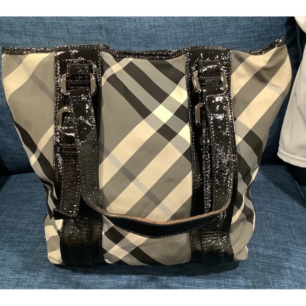 BURBERRY BEAT CHECK VICTORIA NYLON PATENT LEATHER TOTE BAG